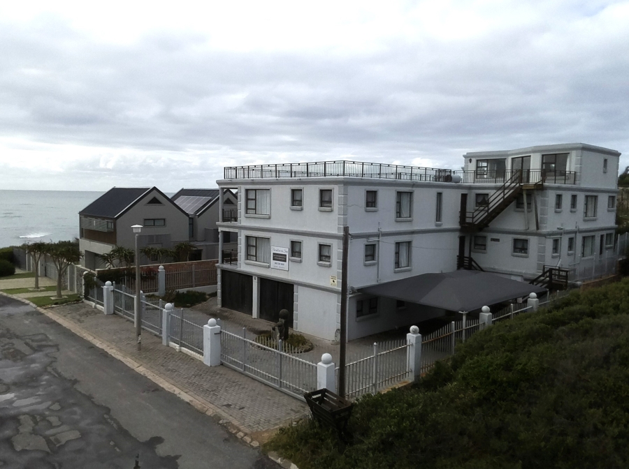 12 Bedroom Property for Sale in Paradise Beach Eastern Cape
